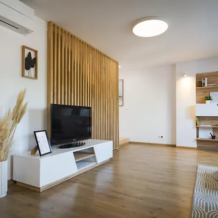 Maisonette With Terrace Apartment *