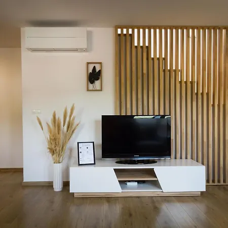 Maisonette With Terrace Apartment